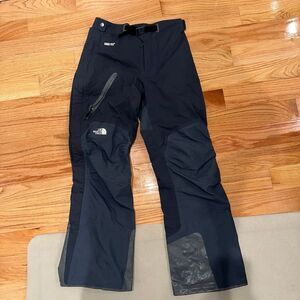 NWOT Women’s Medium The North Face Summit Series Goretex HyVent Waterproof Ski P